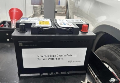 Nhận biết xe MercedesBenz cần thay ắc quy mới